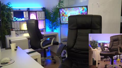 Olivia and Lexi online show from March 26, 8:41 am