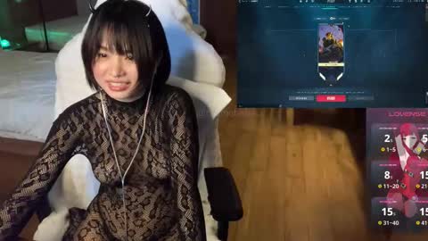 Snapshot of babiej_ chatting on October 19, 12:15 am Jialyn online show from October 19, 12:15 am