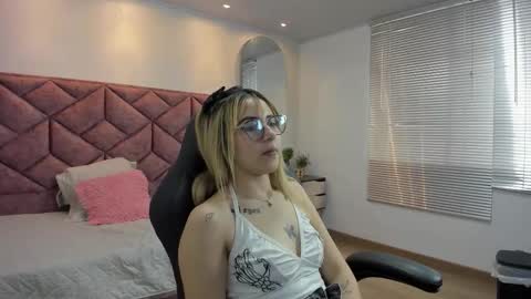 Maddie online show from February 14, 7:49 pm