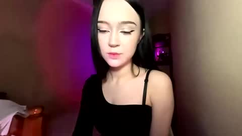 Adeline online show from April 23, 4:08 pm