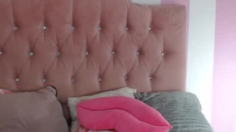 zaleya online show from April 16, 9:39 pm