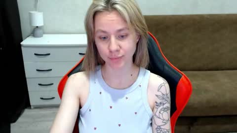 baby_kitte online show from November 5, 2:46 am