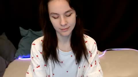 Snapshot of baby_kitte chatting on December 21, 4:52 am baby_kitte online show from December 21, 4:52 am