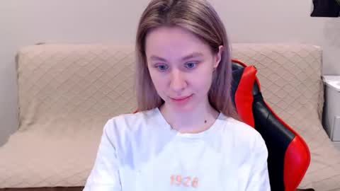 Snapshot of baby_kitte chatting on February 9, 5:50 am baby_kitte online show from February 9, 5:50 am
