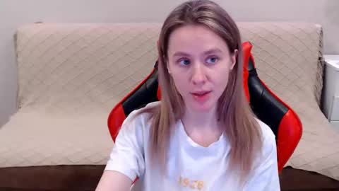 Snapshot of baby_kitte chatting on February 9, 8:54 am baby_kitte online show from February 9, 8:54 am
