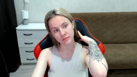 baby_kitte online show from November 6, 3:09 am