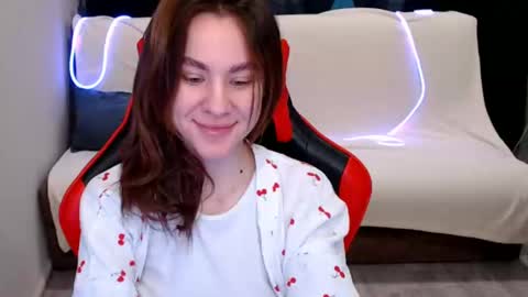 Snapshot of baby_kitte chatting on January 1, 4:39 am baby_kitte online show from January 1, 4:39 am