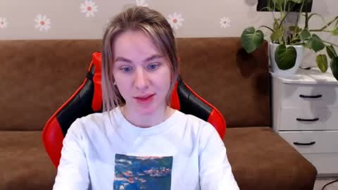 Snapshot of baby_kitte chatting on March 3, 4:47 pm baby_kitte online show from March 3, 4:47 pm