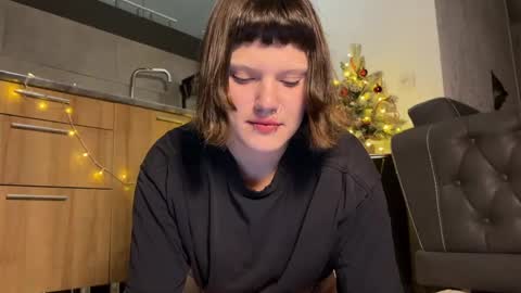 Snapshot of baby_meimei chatting on December 24, 7:00 pm mei online show from December 24, 7:00 pm
