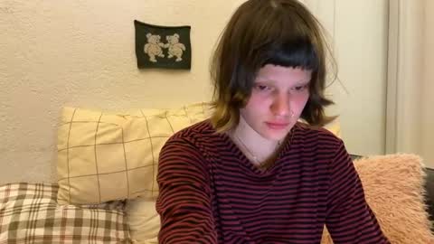 Snapshot of baby_meimei chatting on December 10, 7:43 pm mei online show from December 10, 7:43 pm
