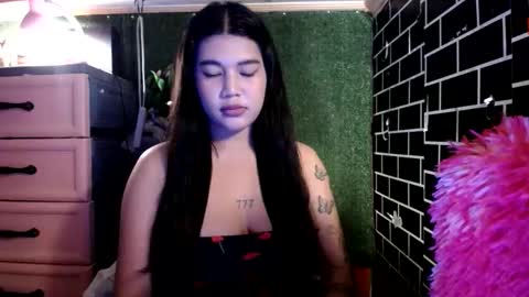 mae online show from November 5, 3:03 pm