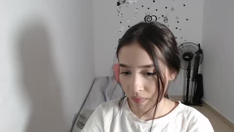 Snapshot of baby_violeta chatting on January 23, 1:41 am violetta online show from January 23, 1:41 am