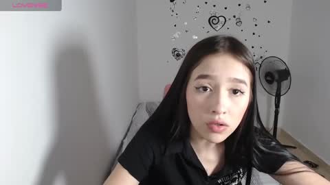 Snapshot of baby_violeta chatting on December 2, 11:57 pm violetta online show from December 2, 11:57 pm