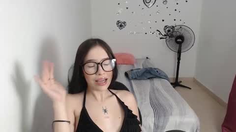 Snapshot of baby_violeta chatting on February 1, 10:34 pm violetta online show from February 1, 10:34 pm