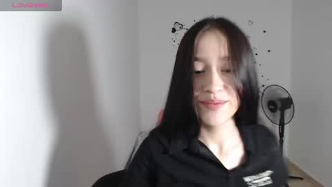 Snapshot of baby_violeta chatting on December 3, 3:04 am violetta online show from December 3, 3:04 am