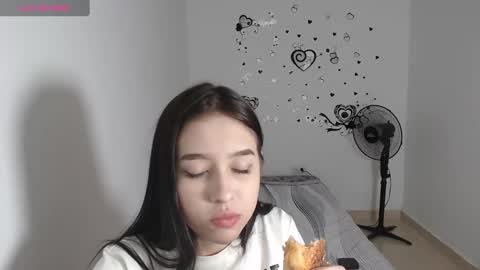 Snapshot of baby_violeta chatting on December 14, 2:00 pm violetta online show from December 14, 2:00 pm