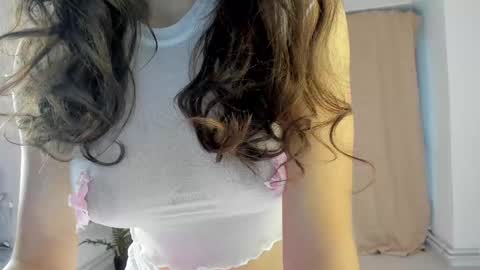 Aylin  online show from October 17, 5:00 am