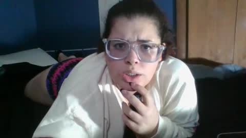 Snapshot of babyelle0 chatting on December 5, 1:20 am Your Highness Elle online show from December 5, 1:20 am