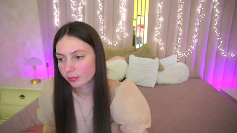 Lady Vi online show from April 15, 1:36 pm