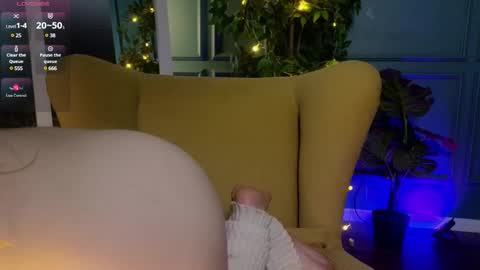 Snapshot of babyyli chatting on March 7, 7:27 pm Chloe online show from March 7, 7:27 pm
