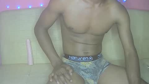 badaddo910342 online show from February 4, 12:09 pm