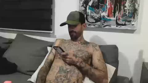 BadCouple  online show from October 18, 2:27 am