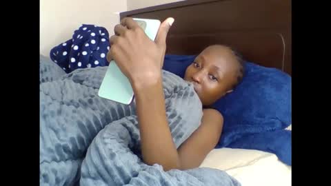 baddie_bunnie online show from April 1, 1:41 pm