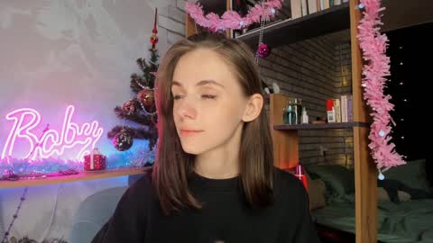 Molly  links in bio online show from December 28, 11:05 pm