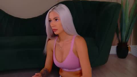 bailey_rush online show from September 15, 2:40 pm