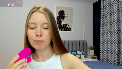 Kira online show from January 15, 8:05 pm