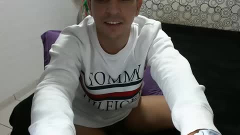 YOANDRES online show from February 7, 1:43 pm