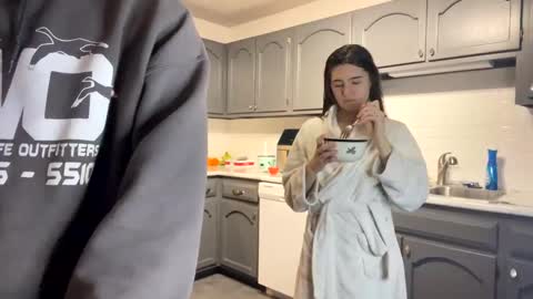 bambifarrina online show from March 5, 12:05 am