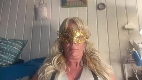 barbarella1234567 online show from April 28, 2:49 am