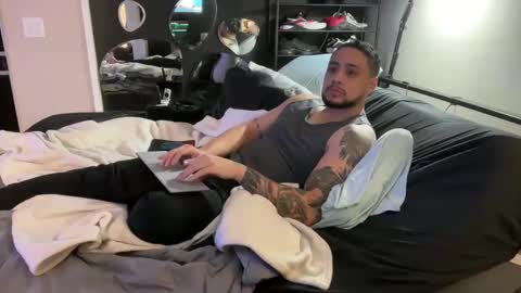 Barbic online show from December 7, 2:25 am