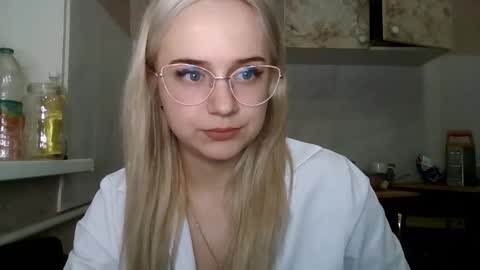 barbie___girl online show from February 19, 7:57 pm