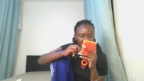 queen online show from January 6, 8:24 pm