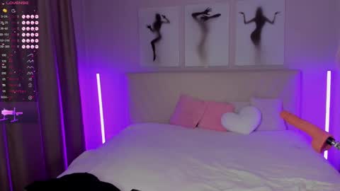  Emma online show from February 19, 8:31 pm