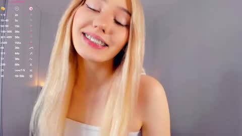 Mia online show from April 13, 4:22 pm