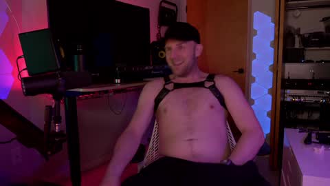 th3wild0ne online show from December 6, 12:22 pm