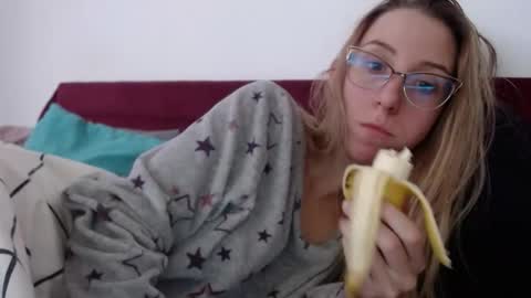 Lena online show from March 6, 8:24 am