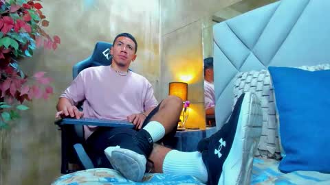 Bastian Independent Model online show from September 25, 2:13 pm