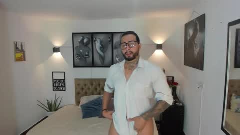 bastian_jones1 online show from November 10, 12:57 am