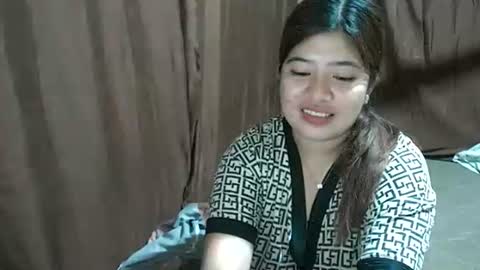 bbflower29 online show from April 15, 7:58 pm