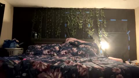 bburns01081994 online show from October 19, 8:02 pm