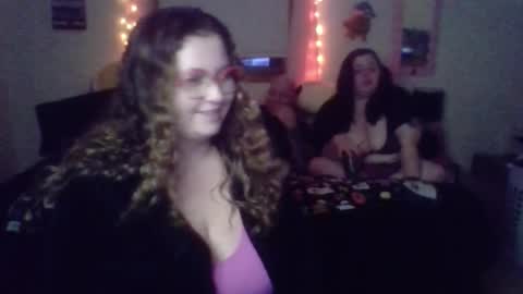 pixie online show from November 19, 4:56 am