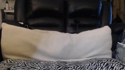 Julie online show from November 2, 1:44 pm