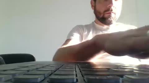 bdemwi2588 online show from February 1, 9:00 am