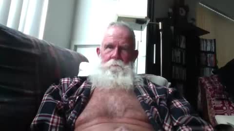 beardbushy online show from October 31, 4:29 pm