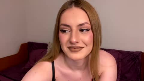 Snapshot of beatrice_princess18 chatting on February 16, 9:05 pm beatrice princess online show from February 16, 9:05 pm