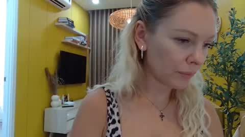Beautifulkollette online show from September 17, 6:06 am